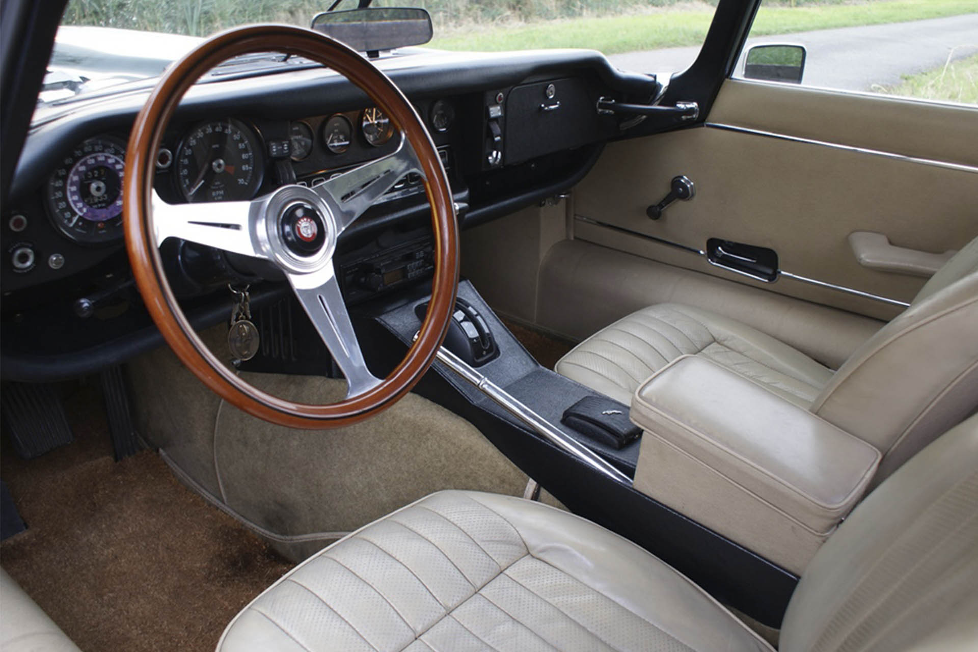 Real Art On Wheels | 1974 Jaguar E-Type Series III V12