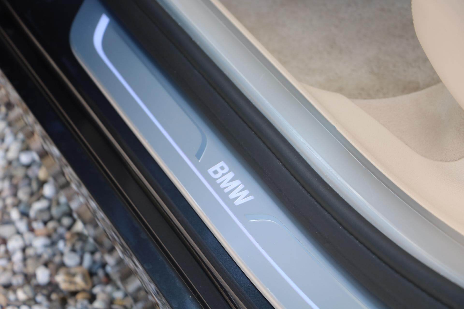 Real Art on Wheels | BMW 750 Li