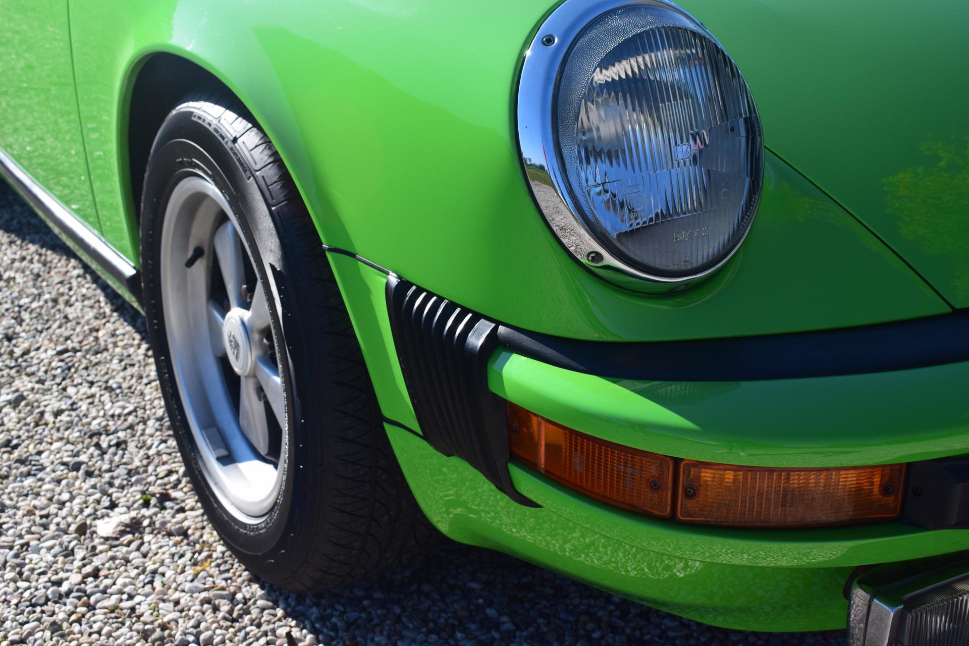 Real Art on Wheels | Porsche 911 gelbgrun