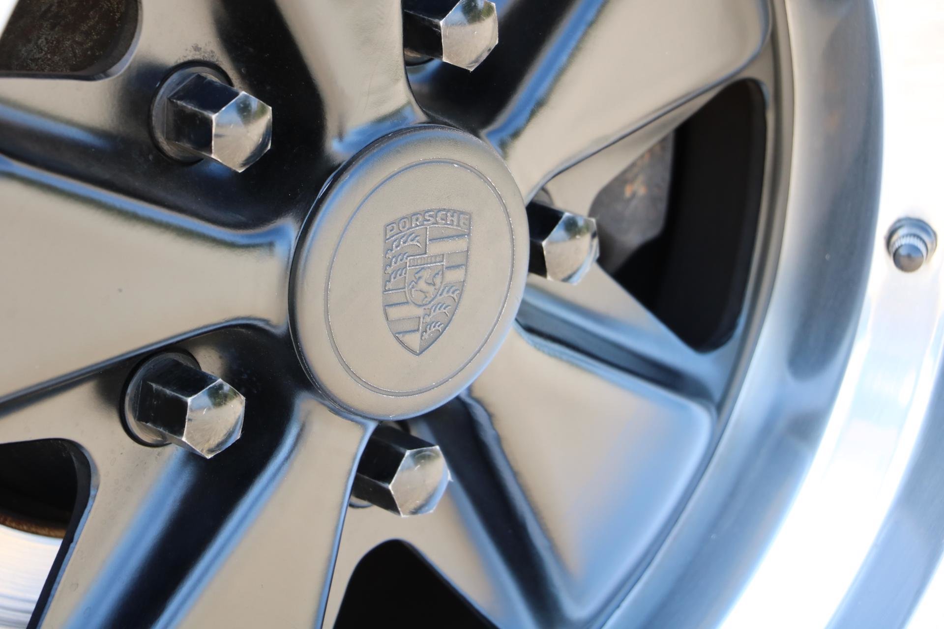 Real Art on Wheels | Porsche 911 Carrera 3.0