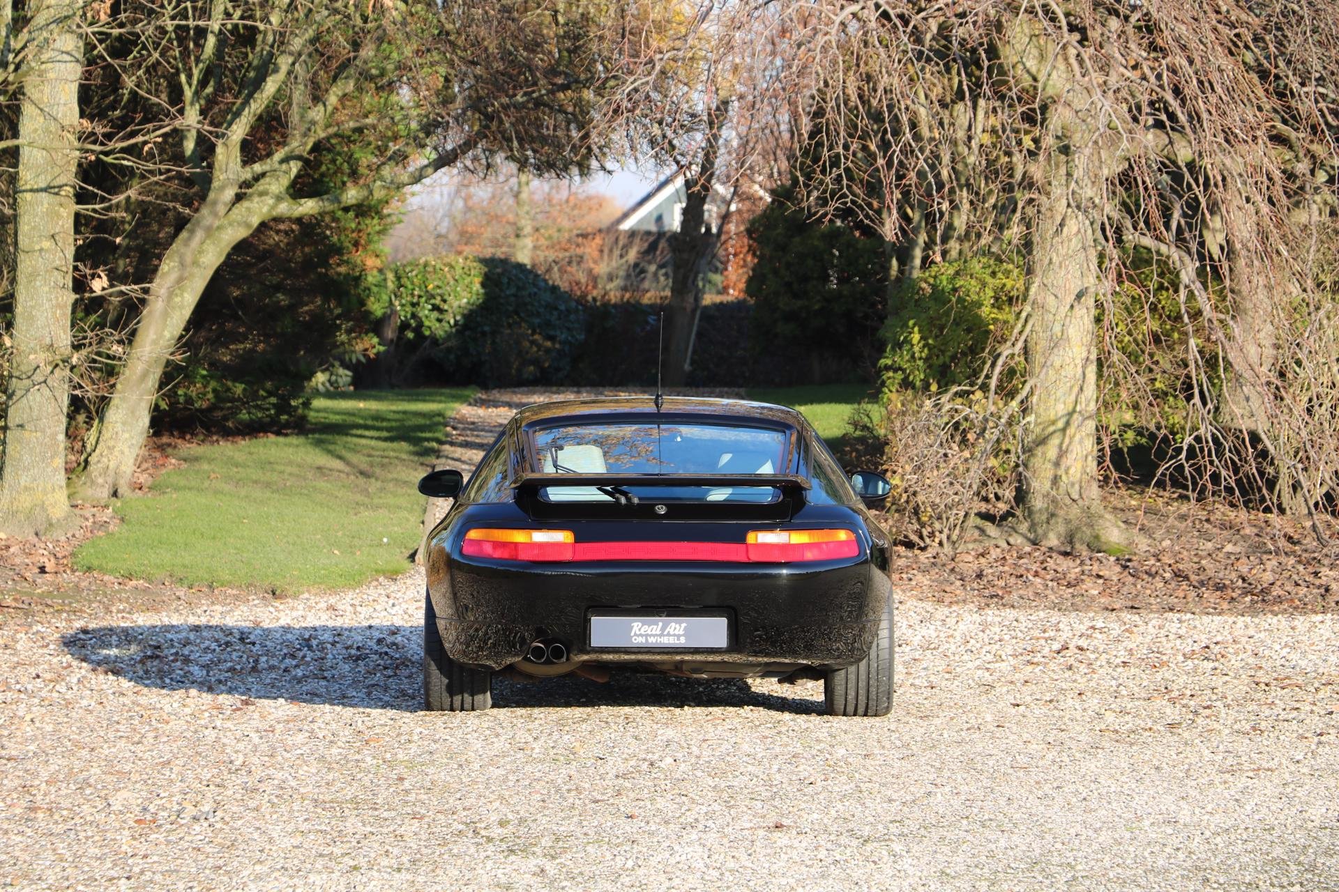Real Art on Wheels | Porsche 928 GTS