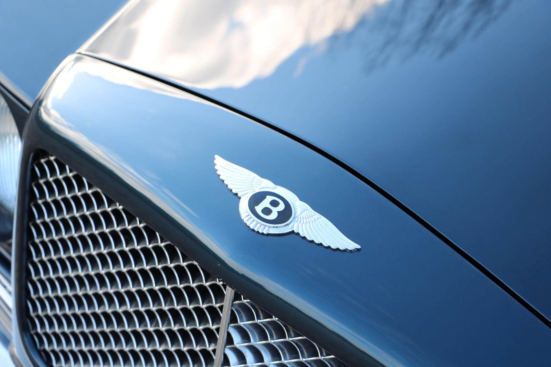 Real Art on Wheels | 1999 Bentley Continental T