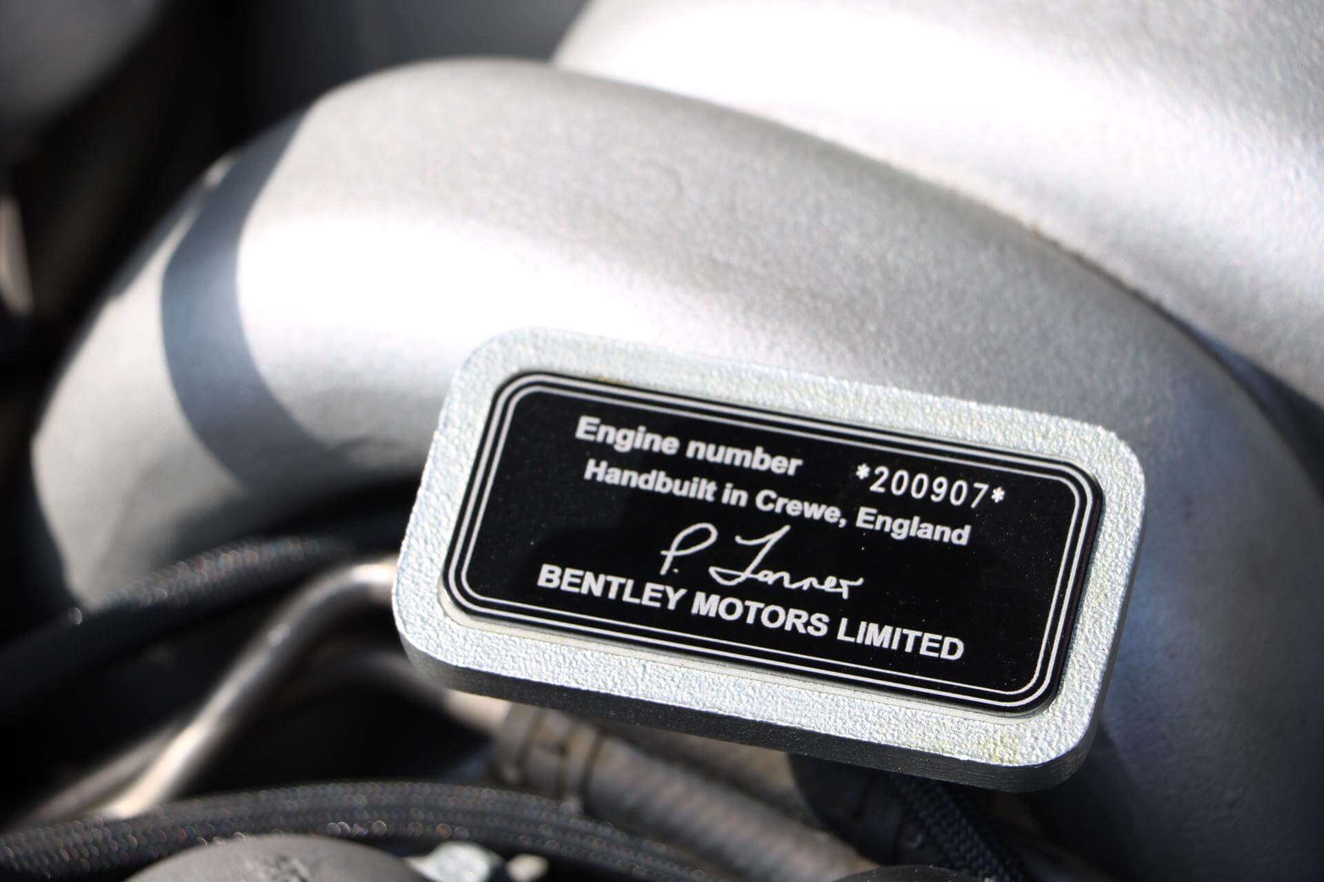 Real Art on Wheels | Bentley Arnage RL