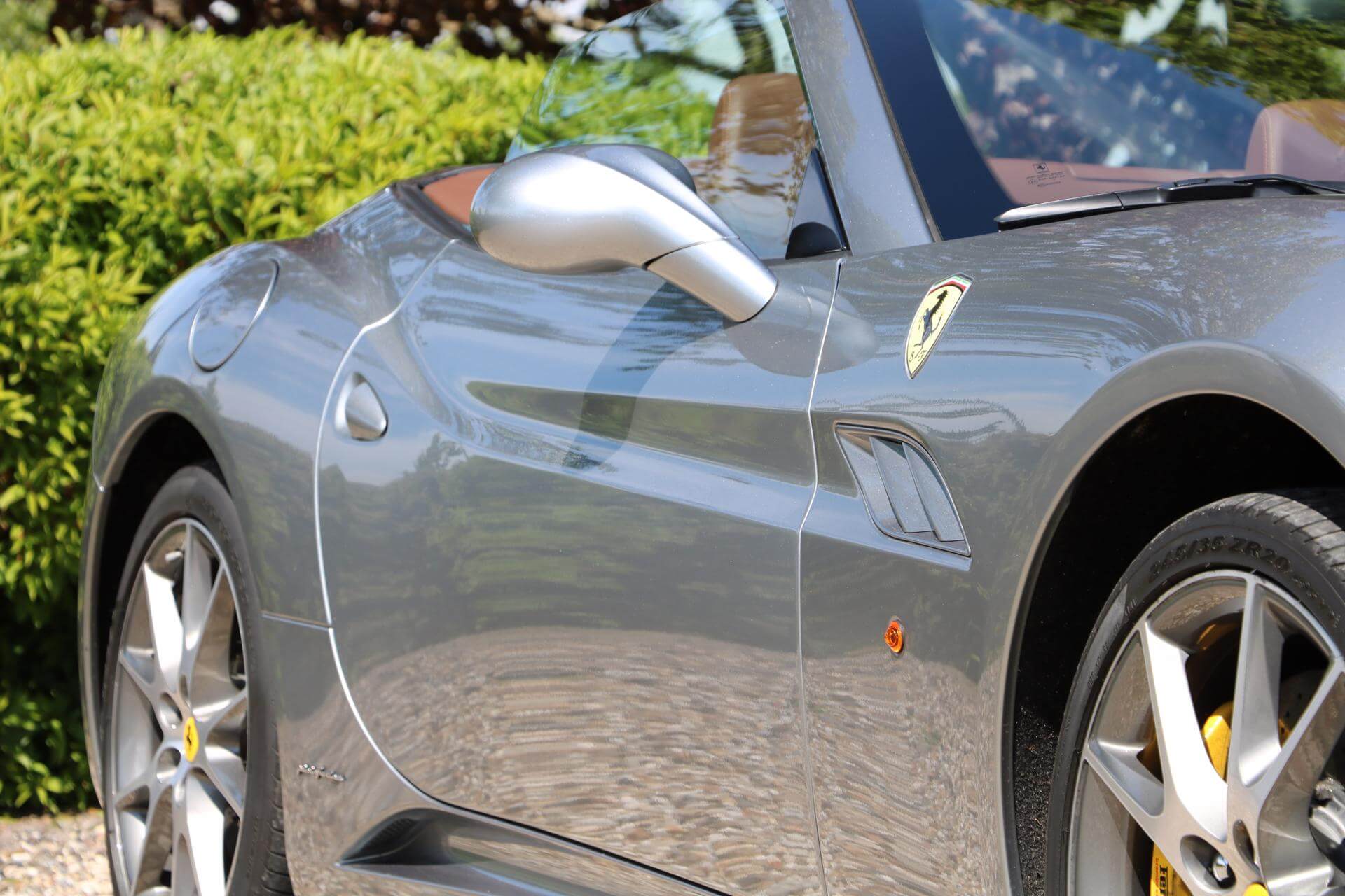 Real Art on Wheels | Ferrari California
