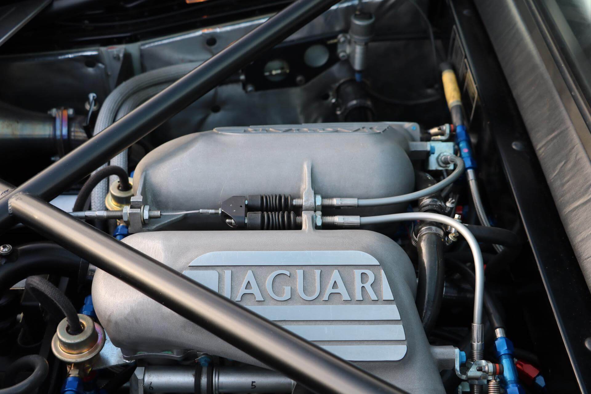 jaguar-xj220-123-34-2