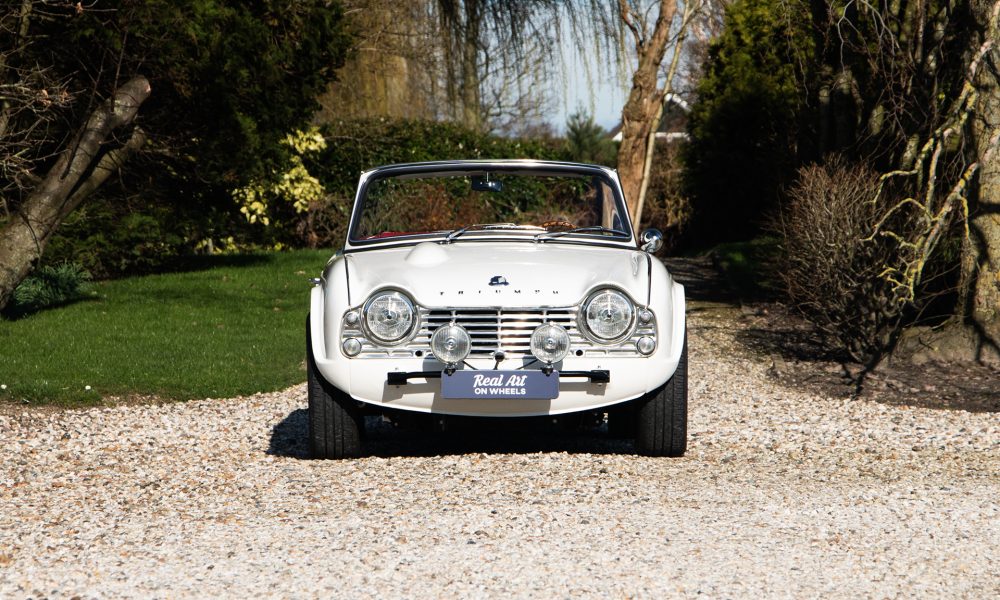 03-RAOW-Triumnph-TR4