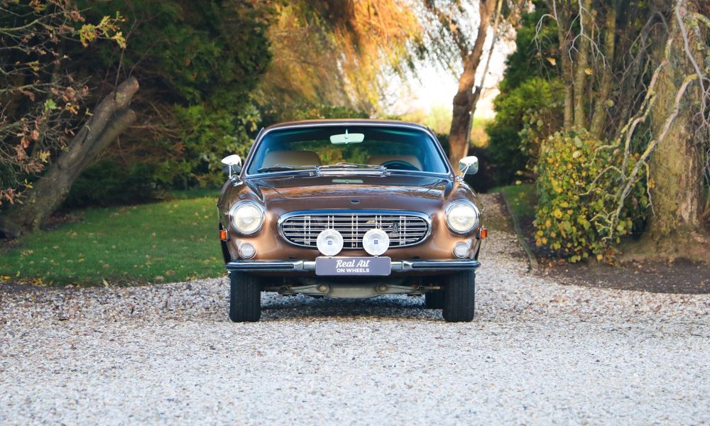 03-RAOW-Volvo-P-1800