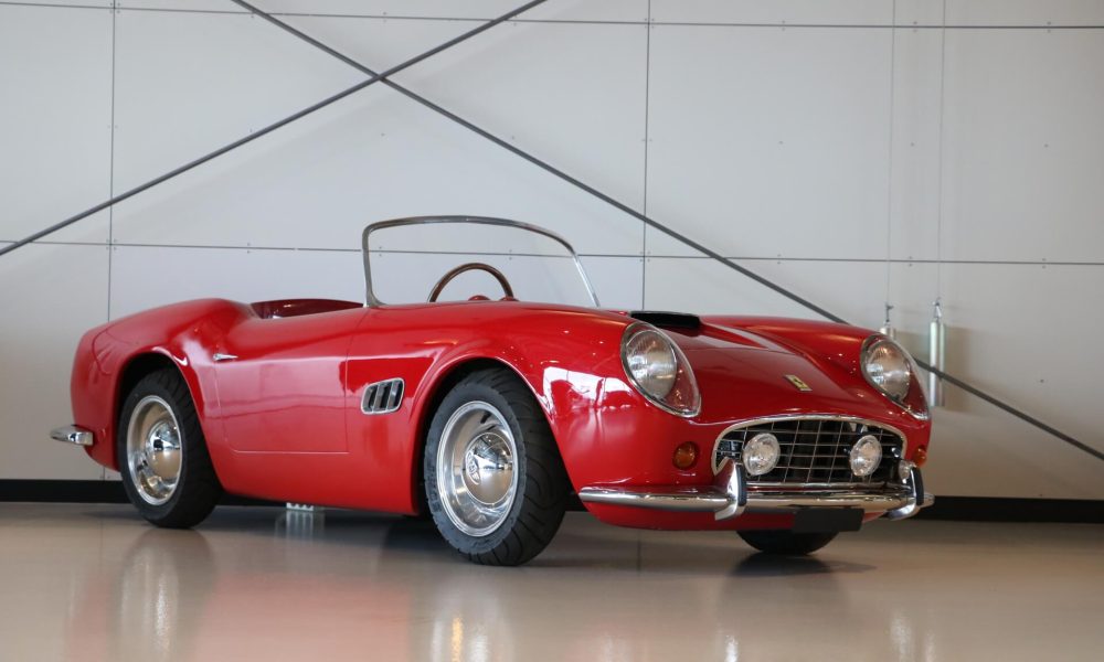 1-ferrari-california-spider-junior-car-rosso-001