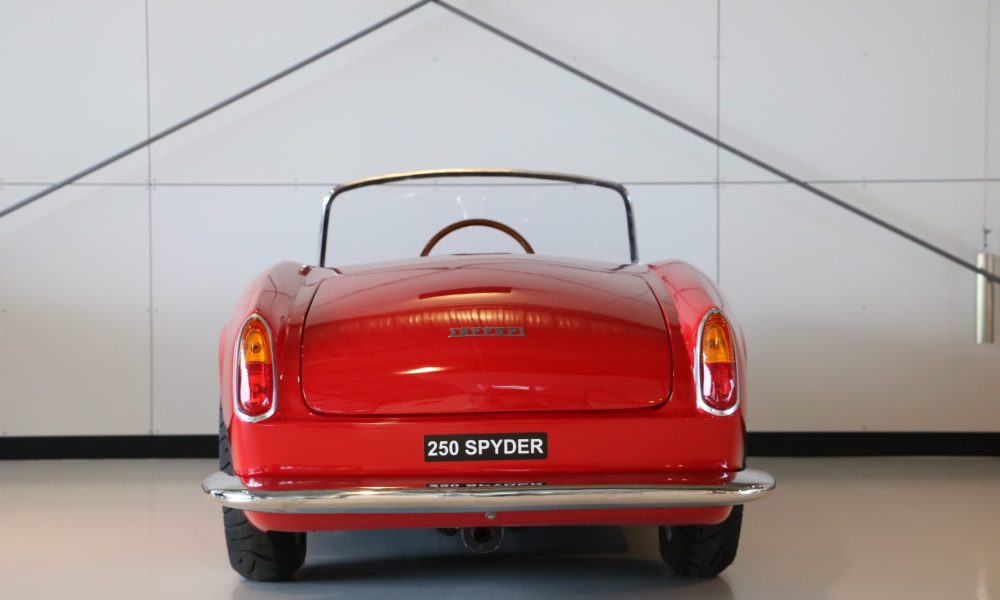 1-ferrari-california-spider-junior-car-rosso-005