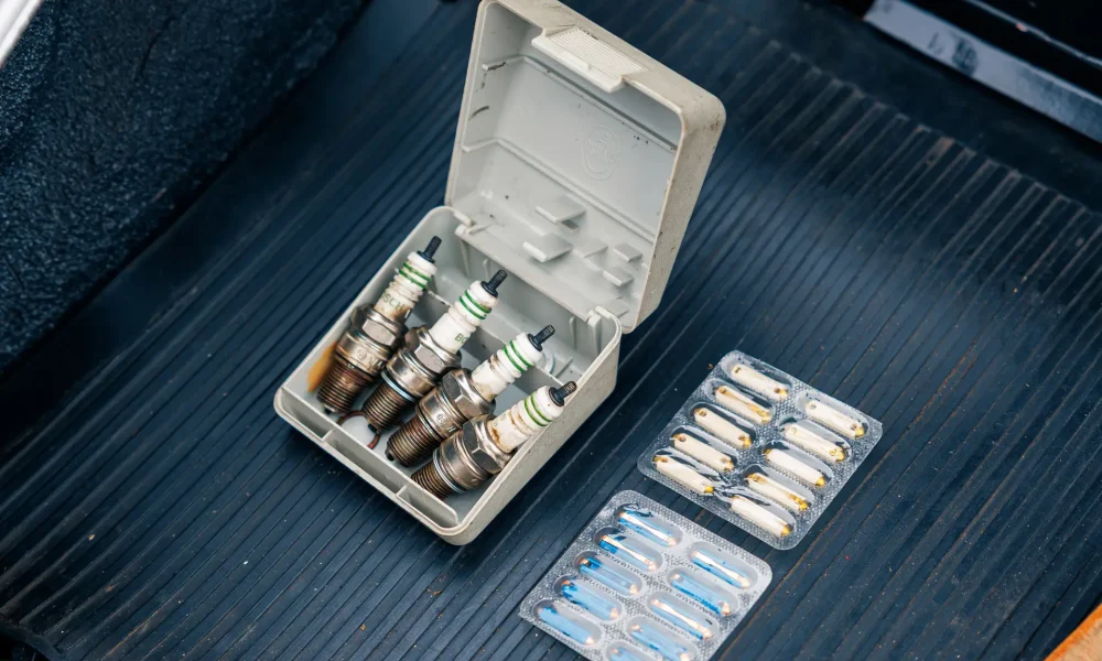 10068