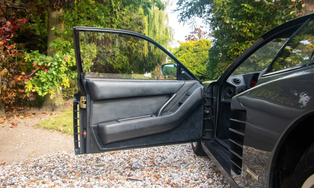 14-RAOW-Ferrari-Testarosssa-Grigio