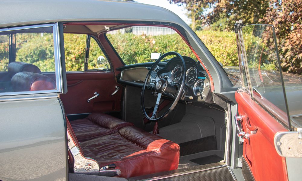 16-RAOW-Aston-Martin-DB2