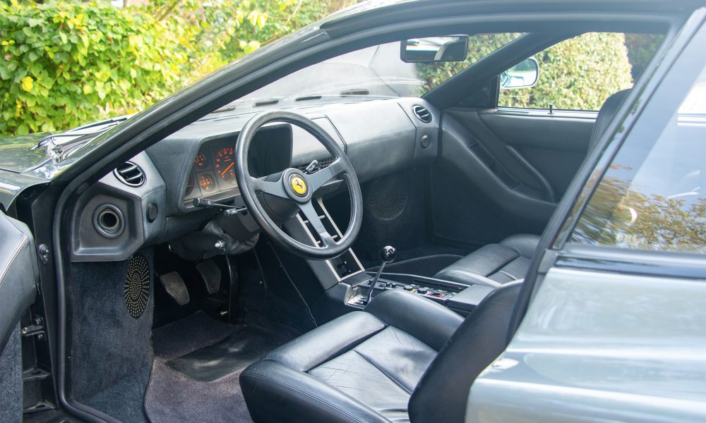 16-RAOW-Ferrari-Testarosssa-Grigio