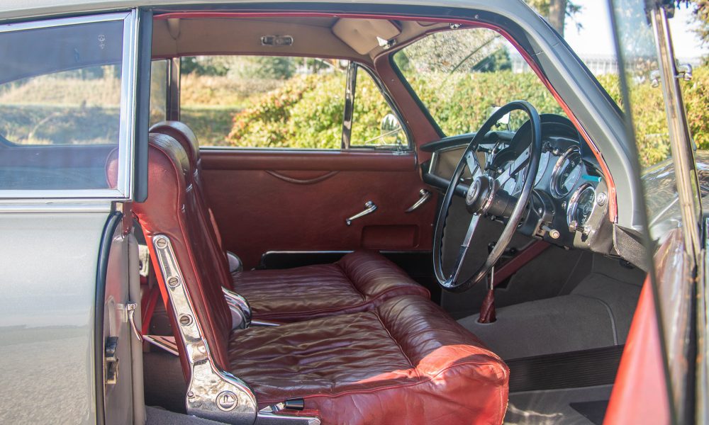 17-RAOW-Aston-Martin-DB2