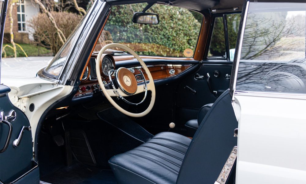 18-RAOW-Mercedes-250-SE-Automatic