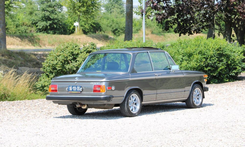 1976-bmw-2002-turbo-24