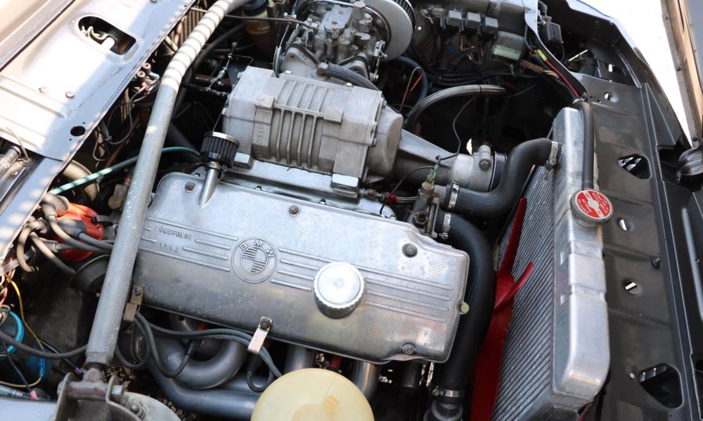 1976-bmw-2002-turbo-45
