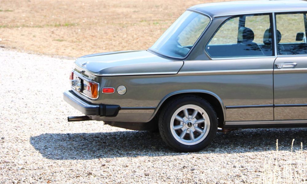 1976-bmw-2002-turbo-8