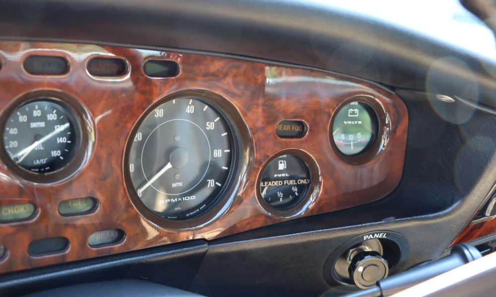 1978-aston-martin-v8-17