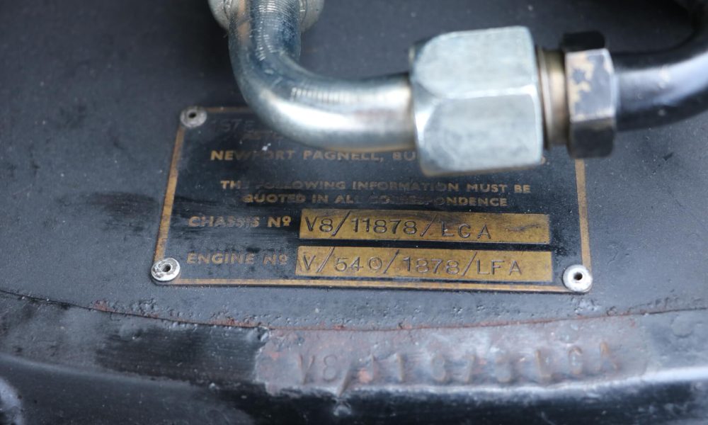 1978-aston-martin-v8-26