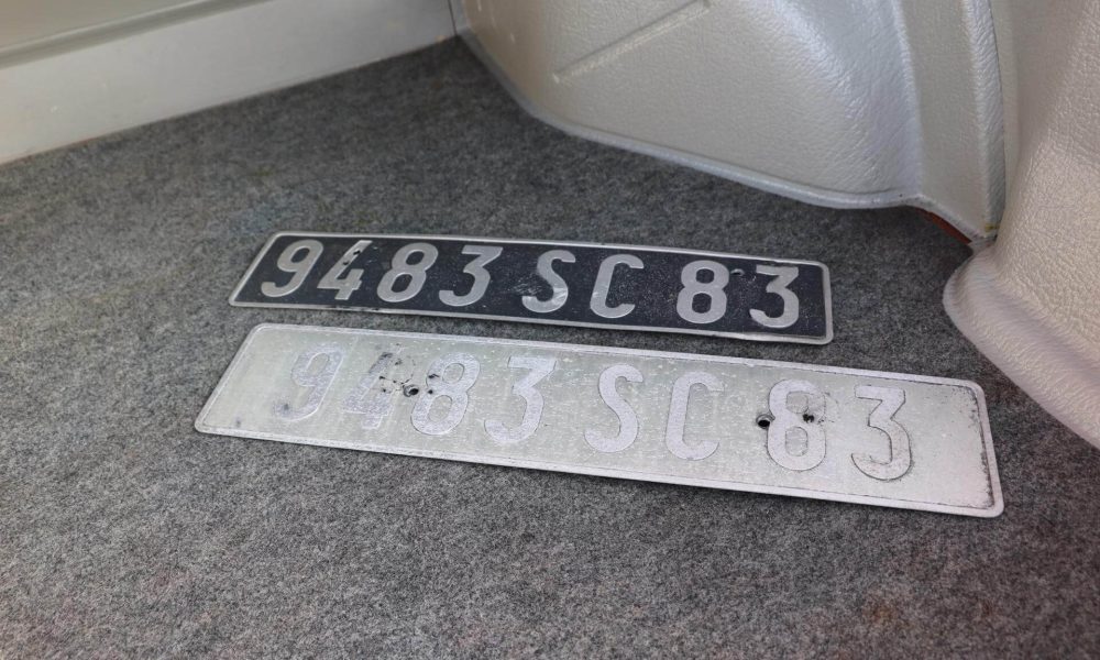 1978-bmw-520-realartonwheels-24