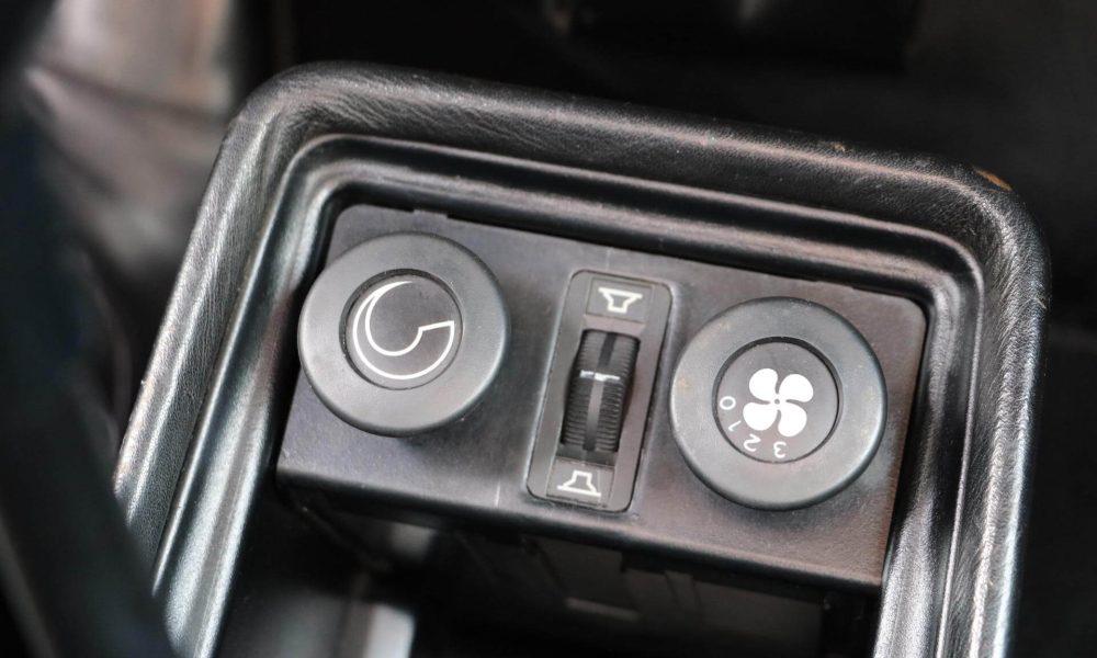 1985-porsche-911-turbo-24