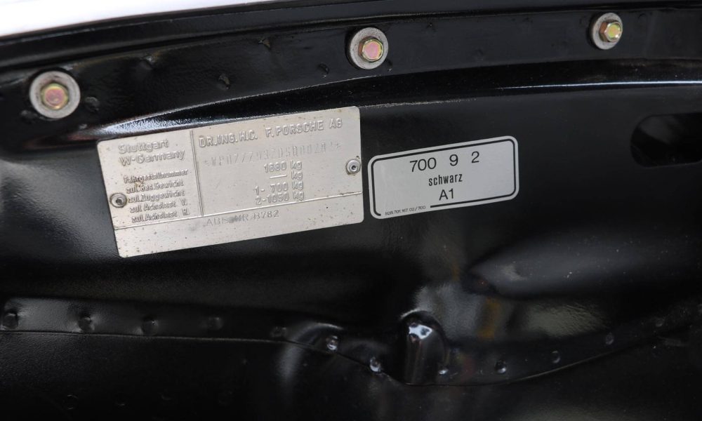 1985-porsche-911-turbo-26