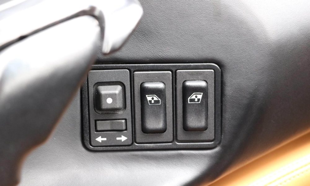 1990-ferrari-348-tb-18