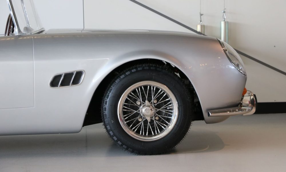 2-ferrari-california-spider-roger-vadim-005