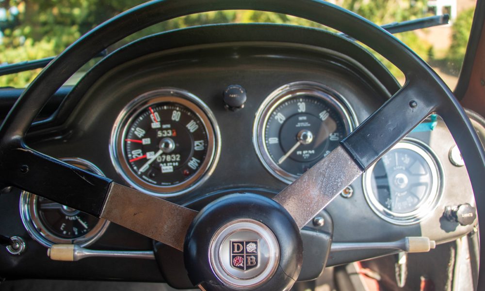 20-RAOW-Aston-Martin-DB2