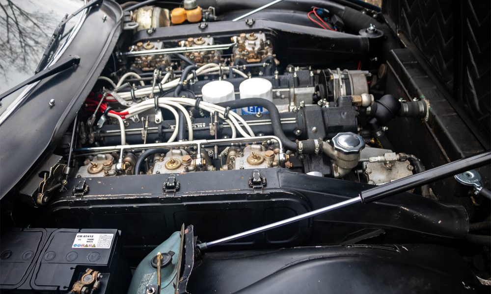 20-RAOW-Ferrari-365-GTC-4