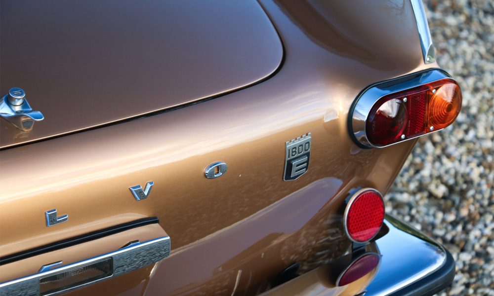 20-RAOW-Volvo-P-1800