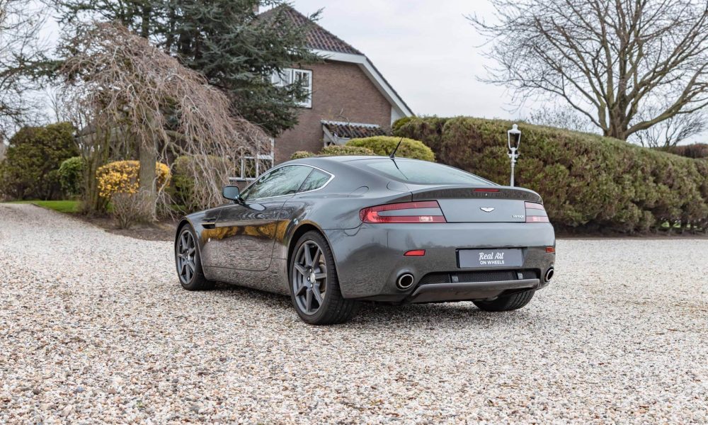 2006-aston-martin-v8-vantage-10