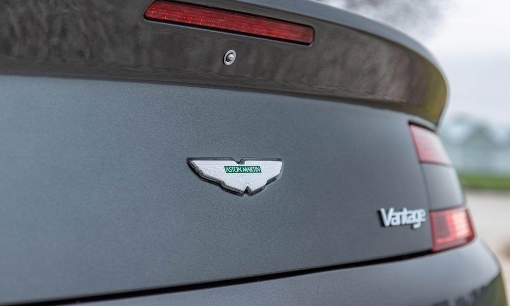 2006-aston-martin-v8-vantage-11