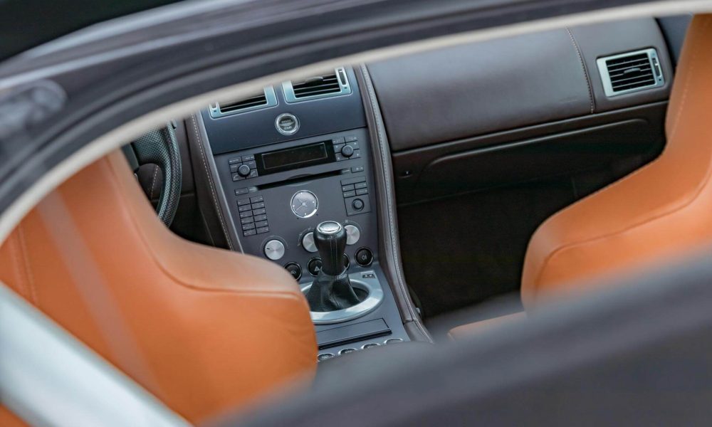 2006-aston-martin-v8-vantage-20