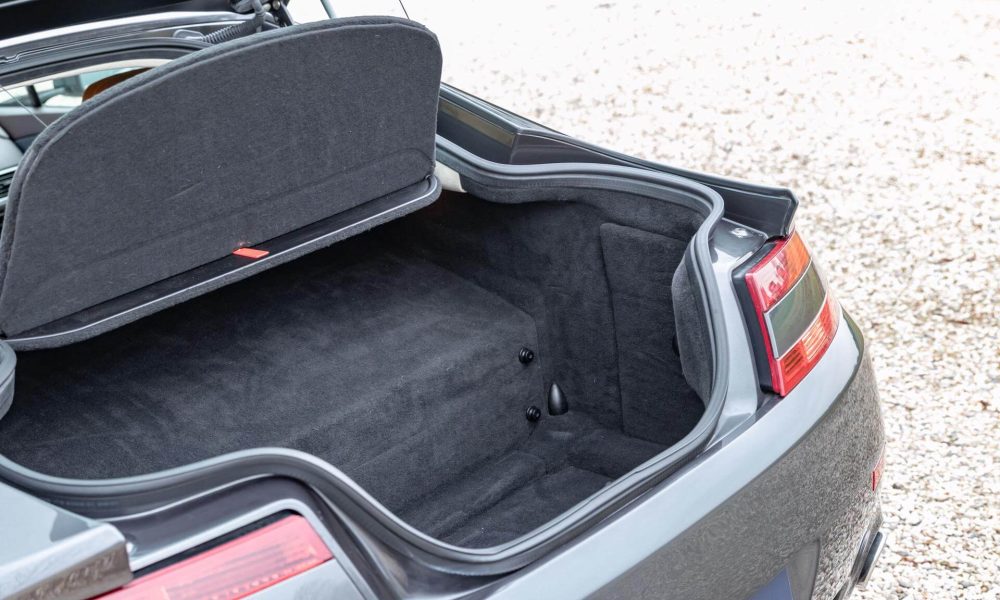 2006-aston-martin-v8-vantage-23