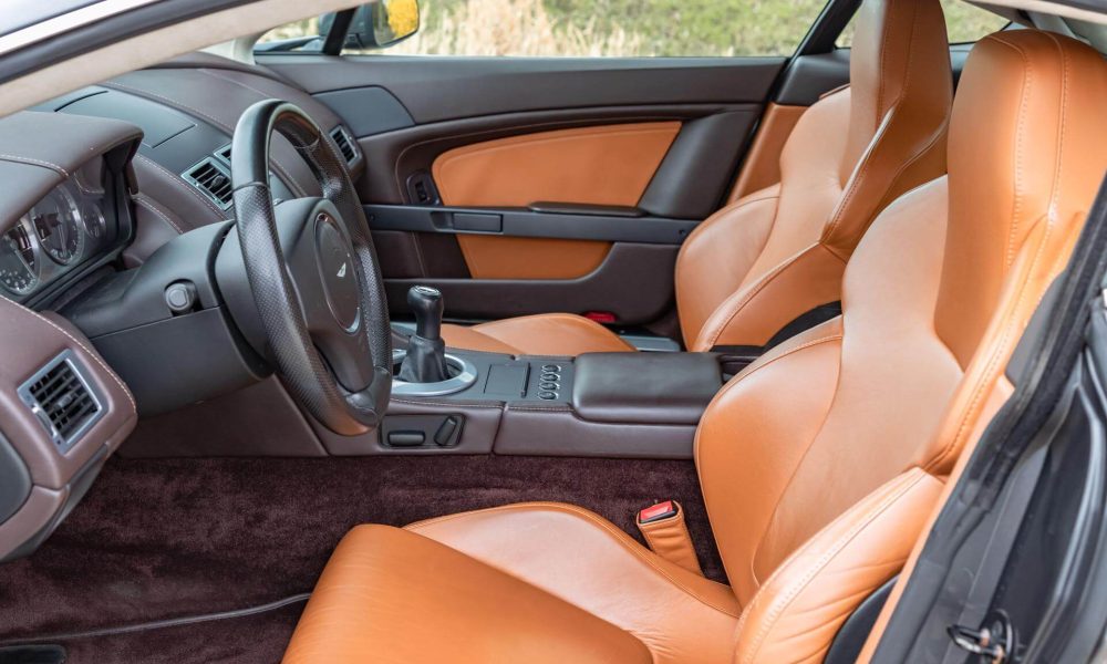 2006-aston-martin-v8-vantage-25
