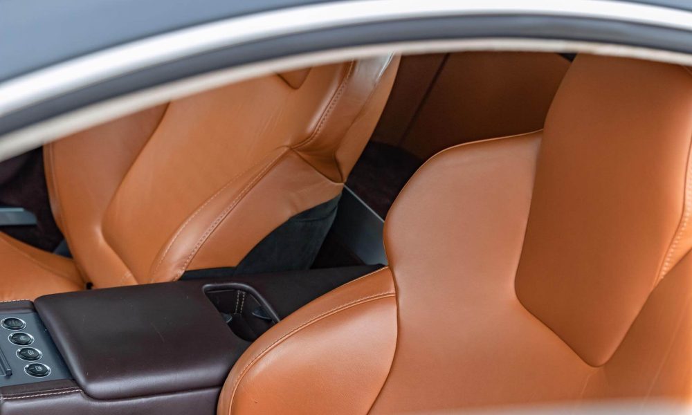 2006-aston-martin-v8-vantage-26