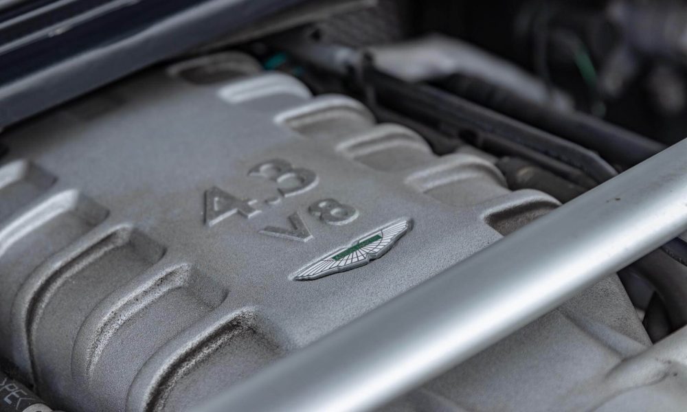 2006-aston-martin-v8-vantage-30