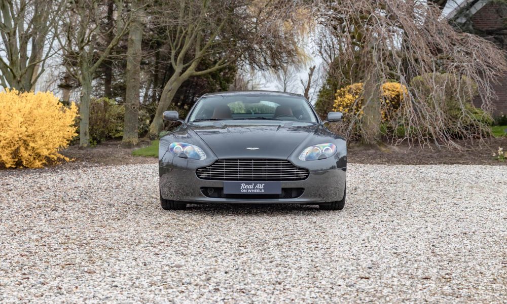 2006-aston-martin-v8-vantage-32