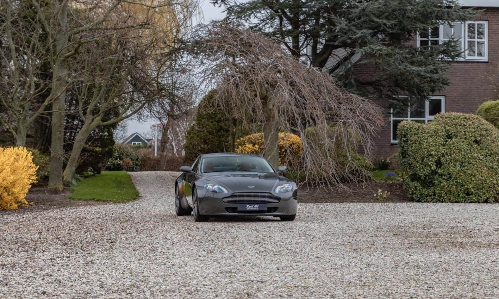 2006-aston-martin-v8-vantage-4