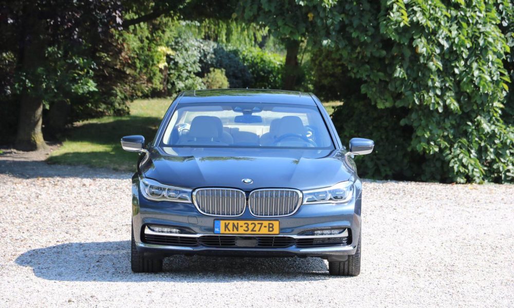 2015-bmw-750-il-2