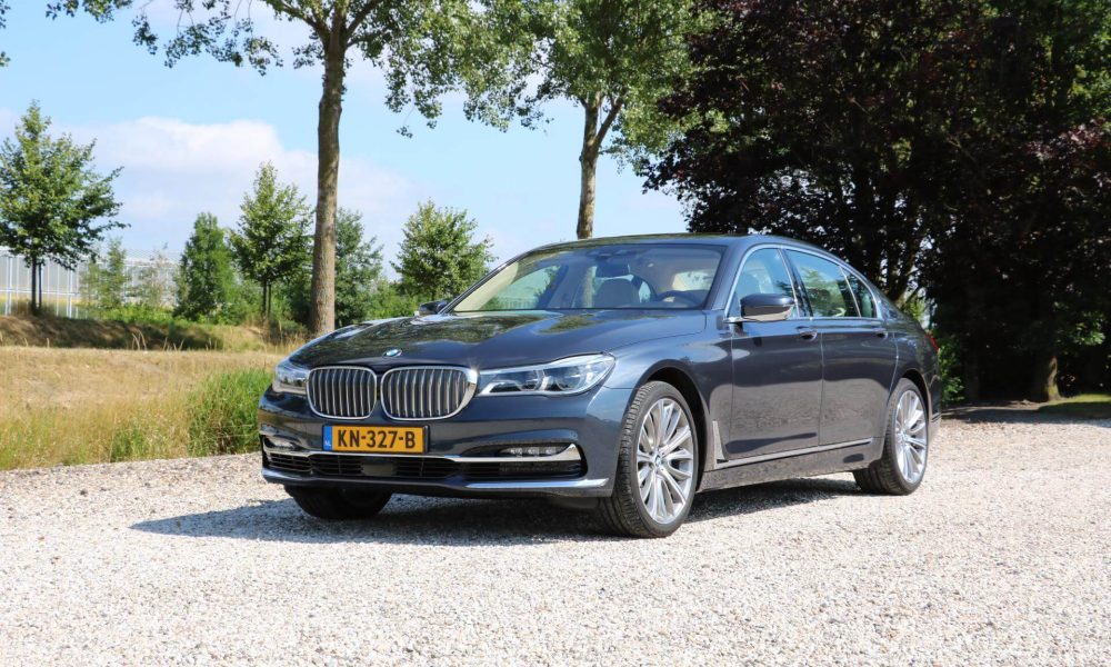 2015-bmw-750-il-55