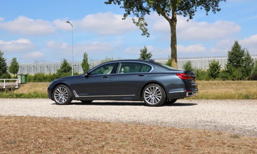 2015-bmw-750-il-6