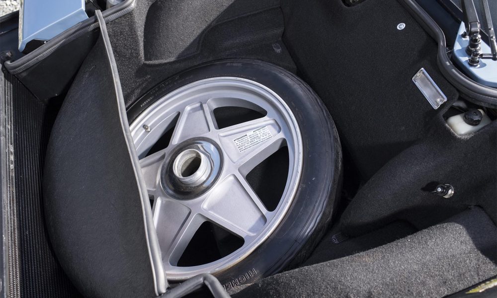 21-RAOW-Ferrari-512-BB