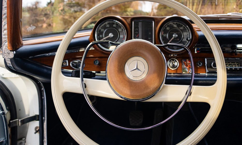 21-RAOW-Mercedes-250-SE-Automatic