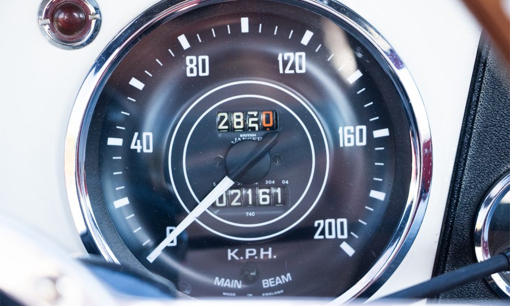 23-RAOW-Triumnph-TR4