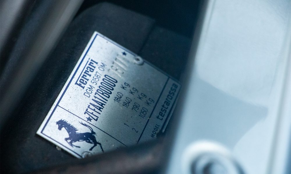 26-RAOW-Ferrari-Testarosssa-Grigio