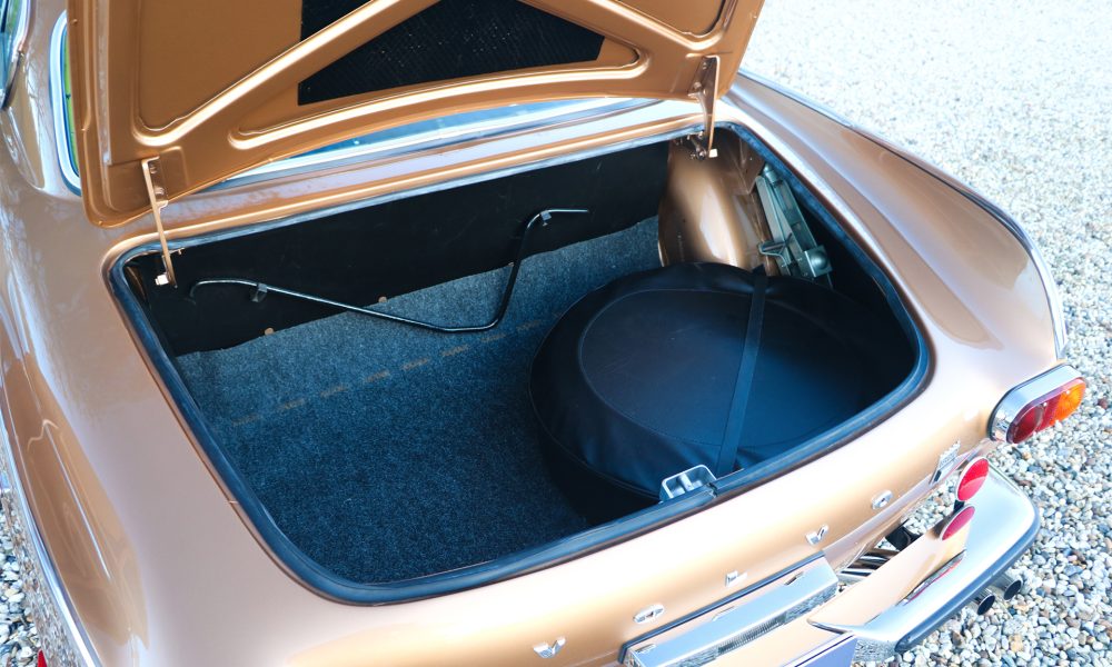 26-RAOW-Volvo-P-1800