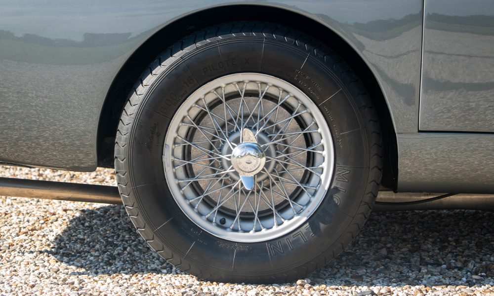 27-RAOW-Aston-Martin-DB2